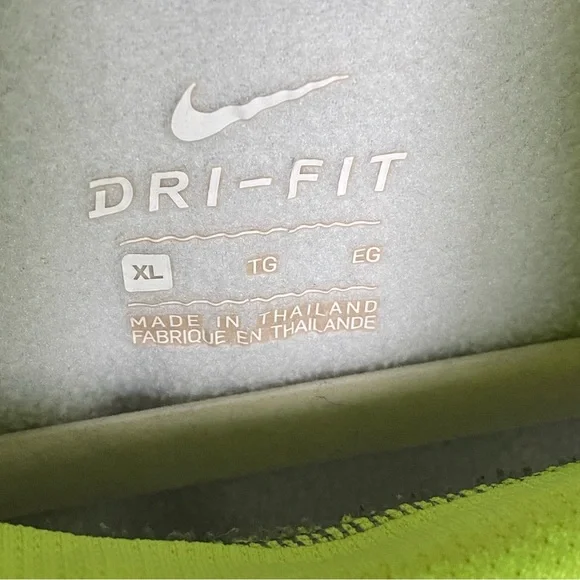 Dry-fit Hooded Sweater - Picture 6 of 6